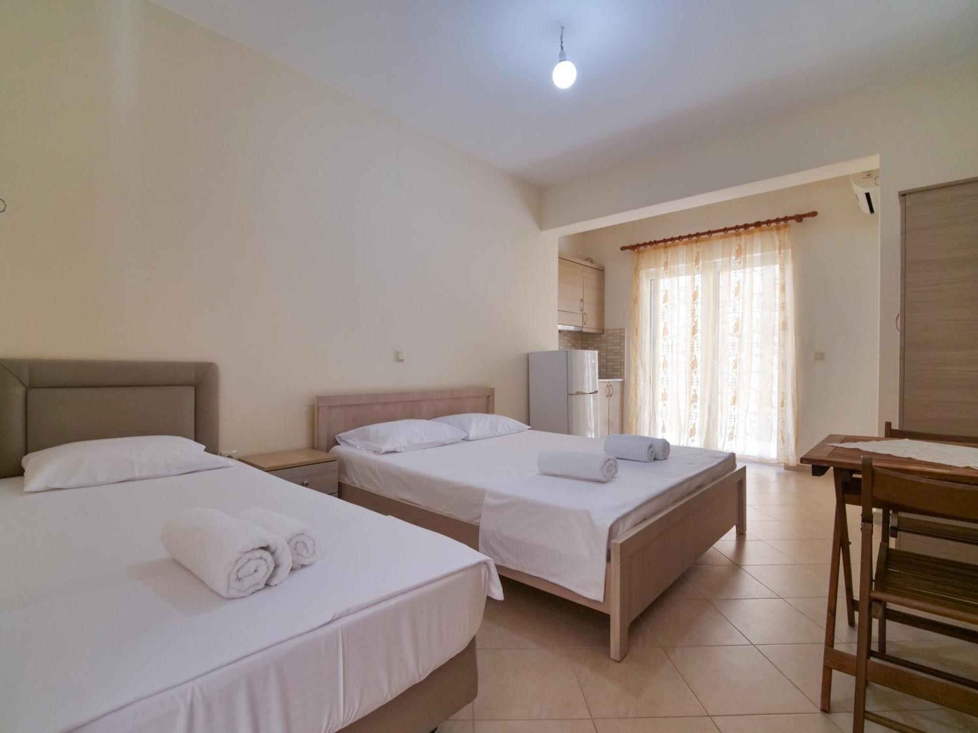 Bodini'S Rooms Himare Exterior foto